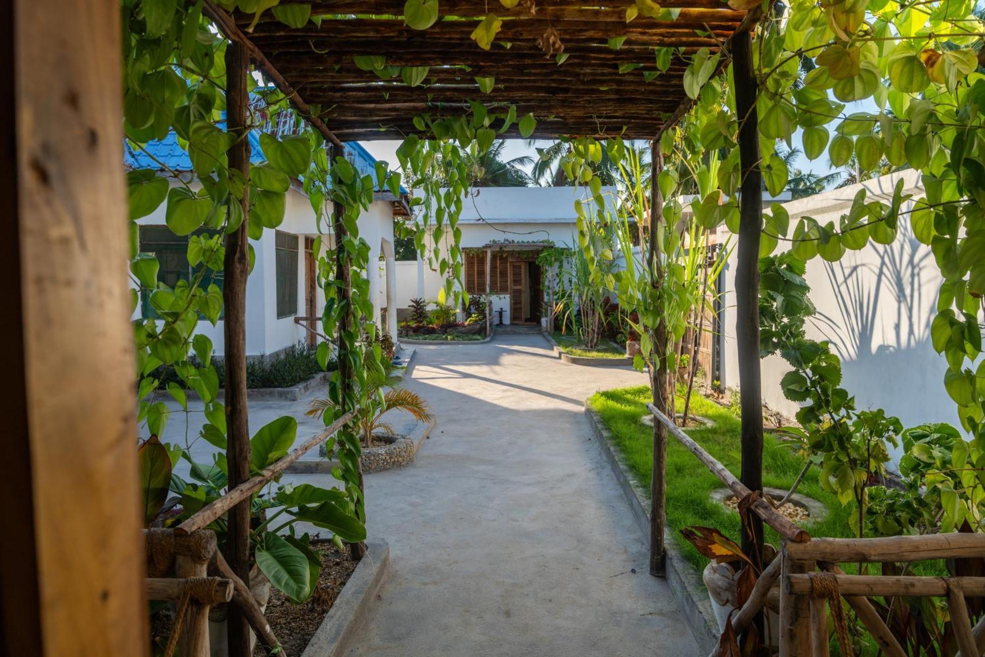 Mafia Island Bungalows Utende Екстериор снимка